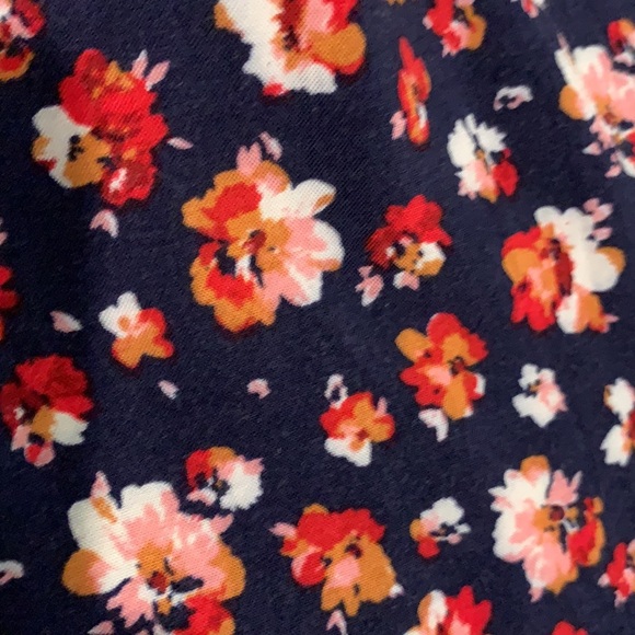 Xhilaration Brand (Target). Size large with pockets. - Picture 2 of 3